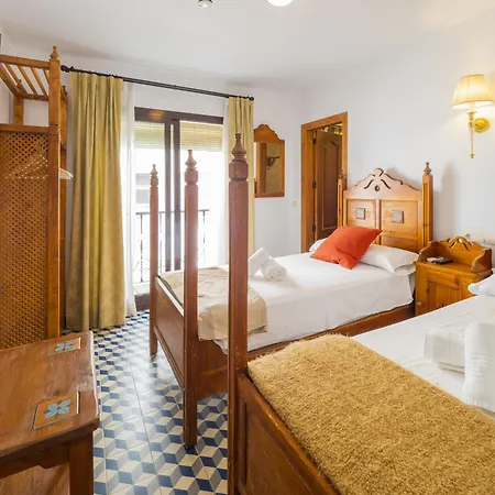Guest house Cubo's La Plaza 102 With Breakfast *